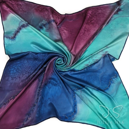 Didelė satino šilko skarelė "Fluoritas"