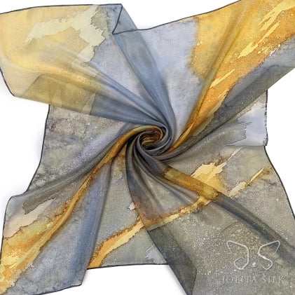 Kvadratinė šilko skarelė "Lauko akmuo"